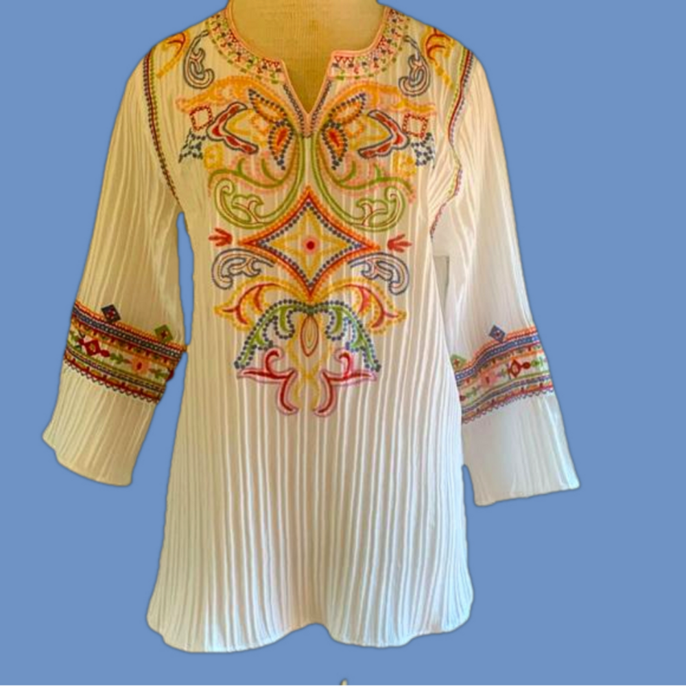 Caleoos sz PM white tunic with colorful embroidery 3/4 sleeves